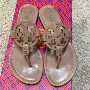 Tory Burch Miller sandals makeup 6.5